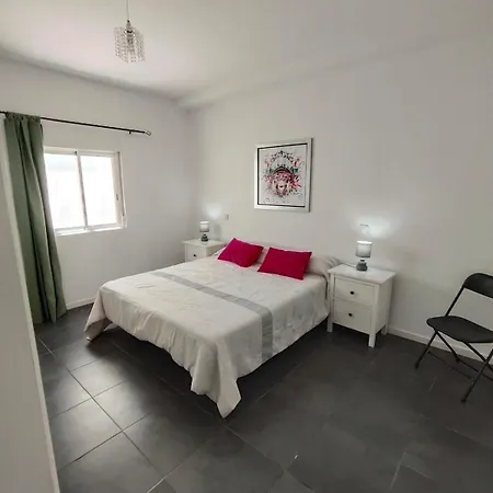 Bright أَغايتي